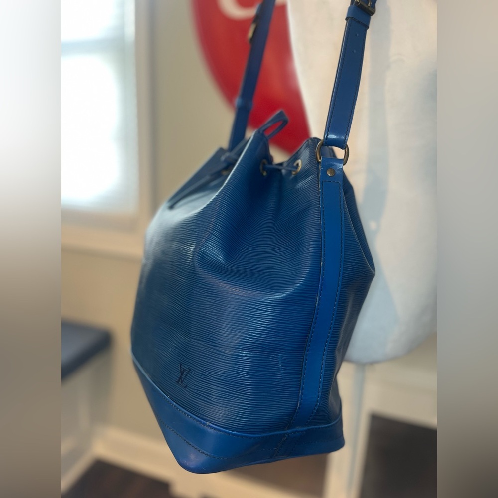 Louis Vuitton Auth Blue Epi Noe GM Leather Drawstring Shoulder Bag VTG ‘81, EUC - Picture 5 of 17